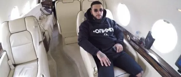 Тимати идва с частния си самолет у нас