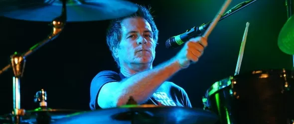 Замлъкнаха барабаните на Пат Торпи