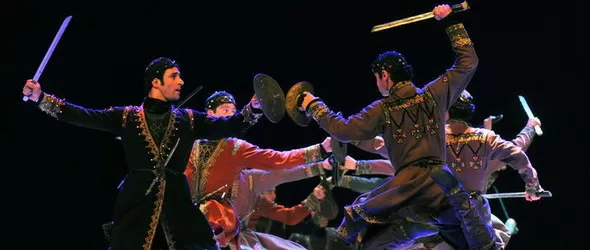 Летящите грузинци Сухишвили тръгват на турне в България