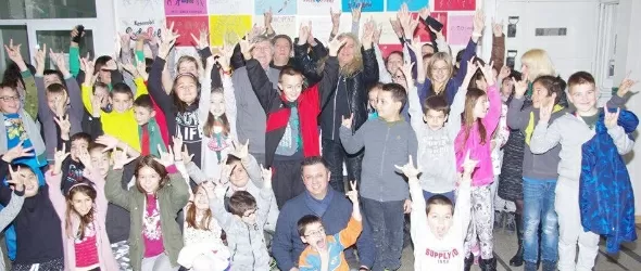 Ученици нарисуваха обложката за предстоящ албум на Конкурент