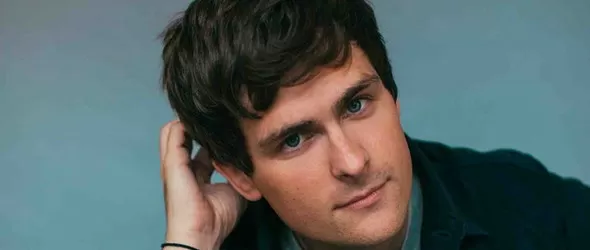 Изгряващият британец Том Спейт ще подгрява Том Одел в София