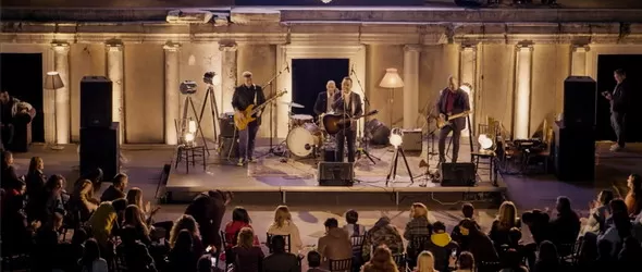 Остава с таен концерт в Пловдив