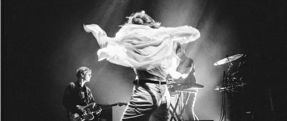 Дарк пост-пънк от ново поколение с Whispering Sons в София