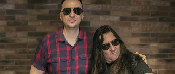 Eric Peterson и Mike Portnoy пред Васко Катинчаров