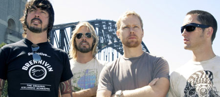 Foo Fighters в цветове и форми