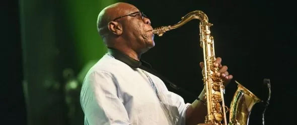 Легендата на афро-джаза Ману Дибанго почина от COVID-19