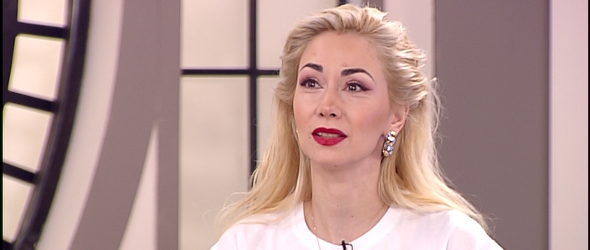Нети с шокираща новина: Осиновена съм!