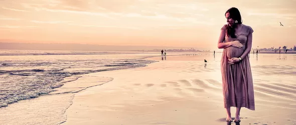 Бебе създава носталгична електронна музика