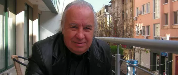 Стефан Диомов написа Белите и черни клавиши на моя живот
