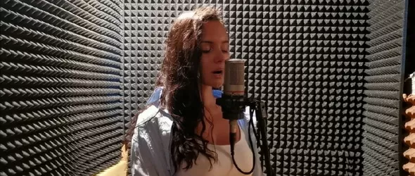 Младата и талантлива Ая завладя сцената с уникален глас и харизма