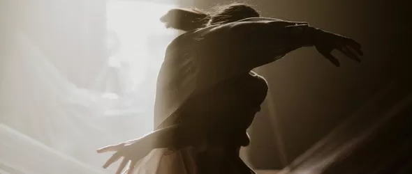 Inayra с видео към песента си Healing