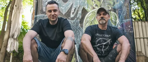 In Flames и Martin Schirenc в близък план по Фрактура