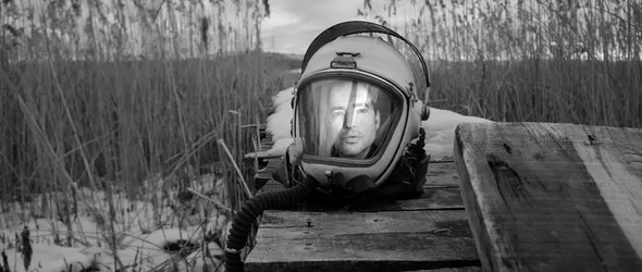 Пънк астронавт, рапиране и Текст в Текста