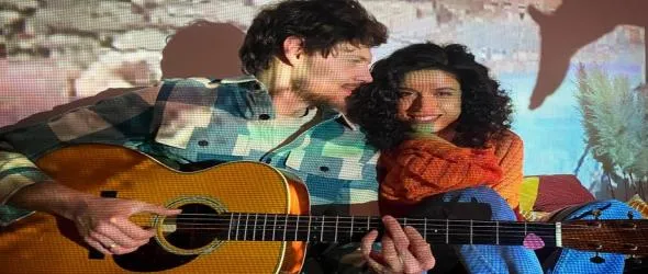 Първа дуетна песен на Елена Сиракова и Момчил Косев. "Поне за миг" - океан от чувства, запечатани на лента