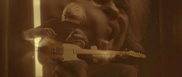 Пастелна меланхолия и първи концерт от две години в завръщането на DerHunds "Gone"