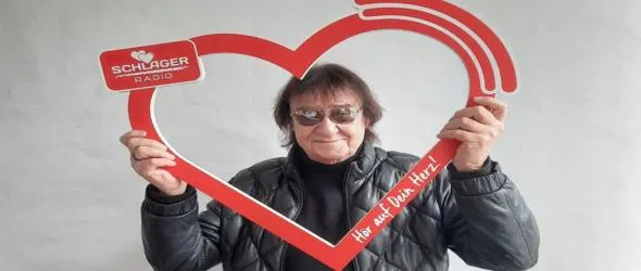 15 пътеки към слънцето: води Плешивото куче. Мишел Гуревич,Гитар Ник + Блу Ал + Грууви Ръс, Пианобой и Дитер Бир (Пудис) още в предаването на Ивайло Кицов