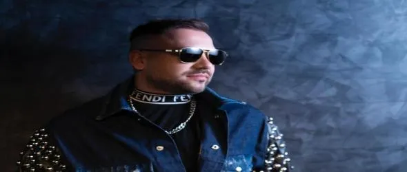 Валентин Велчев влиза в дискотеките с летния хит "Спрял часовник"