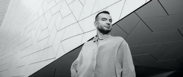 Kink ще подгрее зрелищното шоу на The Chemical Brothers със специален сет