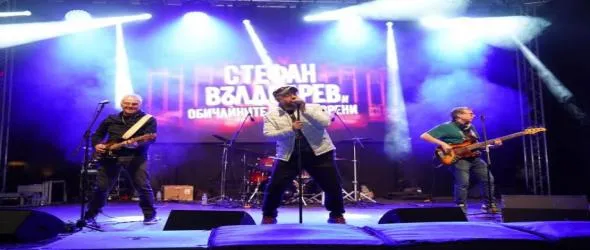 Стефан Вълдобрев и Обичайните заподозрени с нов албум и плажен концерт по Коледа