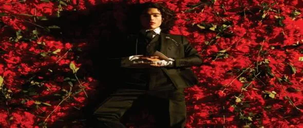 Свръхболката на безнадеждния романтик: албумът "Superache" на Conan Gray в "Картини от една изложба"