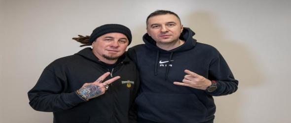 Sonny Sandoval (P.O.D.) и Skindred в едър план по "Фрактура"