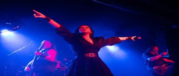 Sirenia на живо в София: тишина, разцъфтяла в черно кадифе