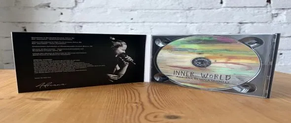 Виж кой спечели дебютния дългосвирещ албум "Inner World" на Adriana Bеnova Quintet