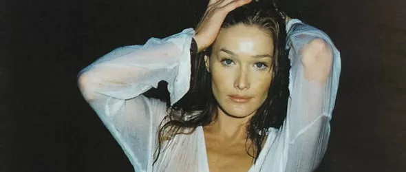 Карла Бруни се пусна в интернет