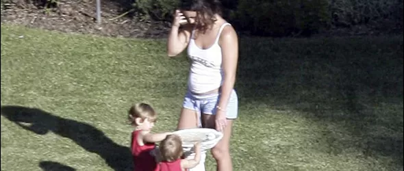 Бритни се юрна с домочадието по кръчми