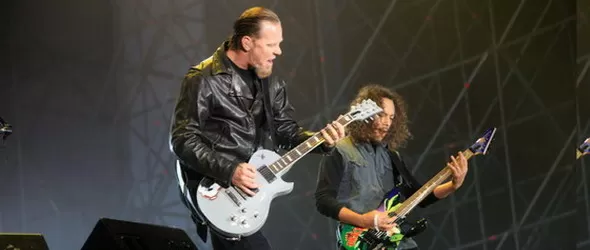 Металика с две клубни участия