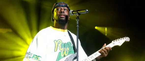 Уайклиф Жан купува и не плаща