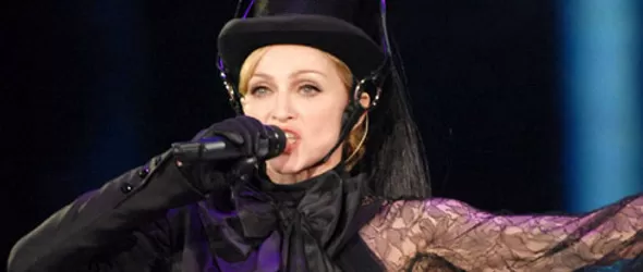 Екипът за турнето на Мадона заплашва, че ще напусне