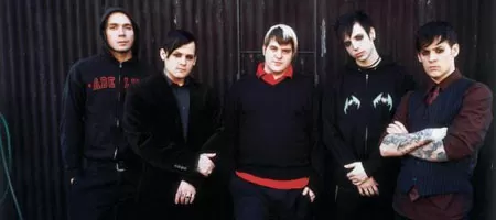 Good Charlotte - част от секси шоуто на Justin