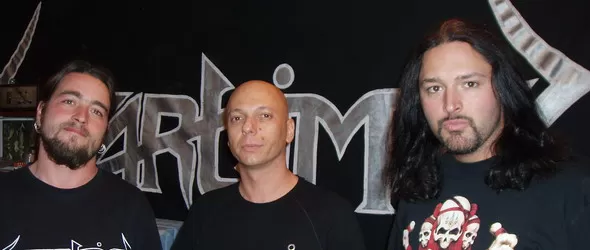 Българите Уортайм работят с италиански продуцент за дебюта си