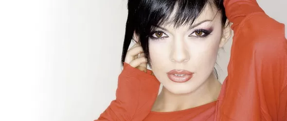 Галена краси корицата на АННА клуб