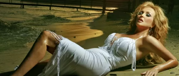 Глория рекламно лице на модна къща Ariston 8