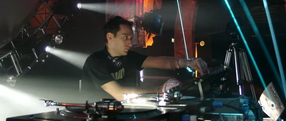 Най-желаният диджей в света - Пол ван Дайк, пристига в София!