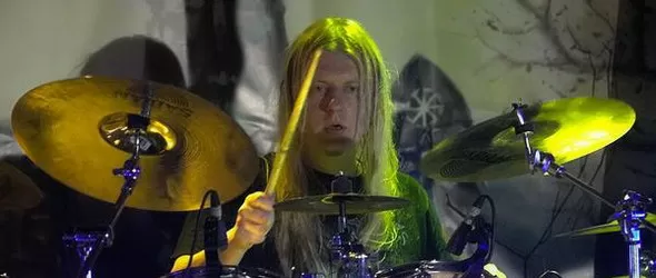 Барабанистът на Аркона едва не загина на Нова година