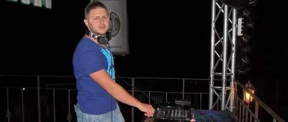 DJ Версус този петък в ARROdance