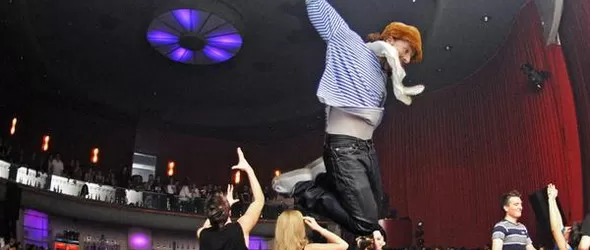 DJ Шантeл и оркестър Буковина Клуб откриват Meet The World!