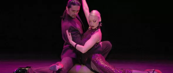 В своята прегръдка ни грабва: eдно експрес танго!