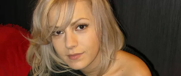 Радост: Поли Генова в Oгледала тази събота