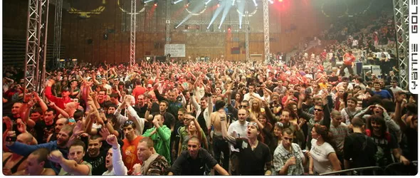 Viper Rooms в Студентски град на Метрополис тази нощ