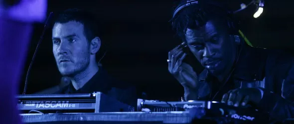 Деди Джи (Масив Атак) завърта за премиерата на Вайс у нас