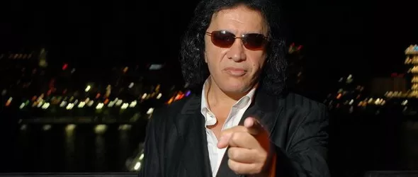 Камък от бъбрека на Джин Симънс (Кис) срещу 15 000 долара