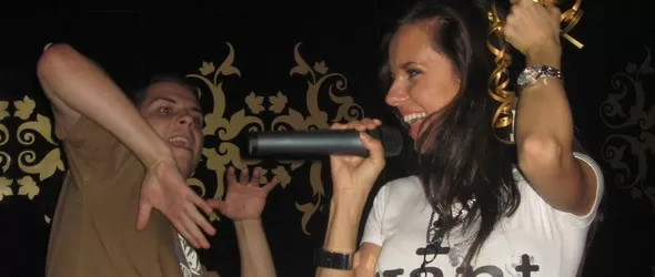 Анн-Джи награждава трезвеници с компот от праскови