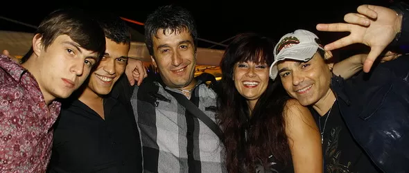 Превърнаха Бедрум и Час пик на Cacaо в стадион през уикенда