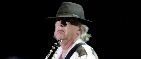 Китаристът на Аеросмит извън строя за месец, ударил си главата