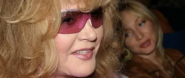 Алла Пугачова пръсна 10 хиляди долара