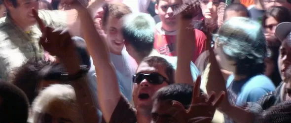 Улица Бъдеще: Автобус 27 към електронния фест в Кътина (3-5 юли)